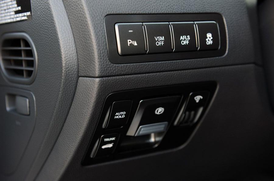  Hyundai Equus Ultimate 2011 года  (фото 75 из 119)